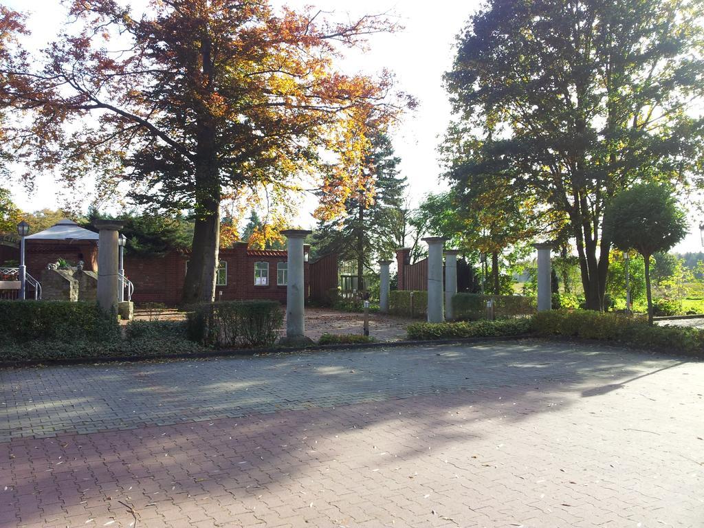 Hotel Restaurant Am Pfauenhof Quakenbrück Esterno foto