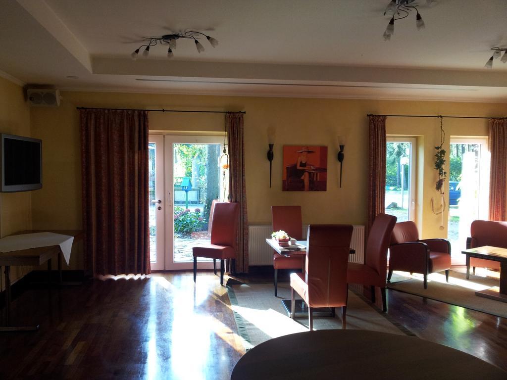 Hotel Restaurant Am Pfauenhof Quakenbrück Esterno foto